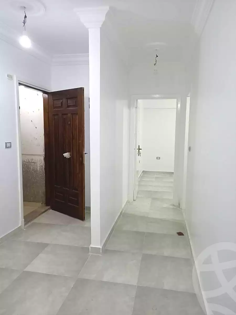 https://aqarmap.com.eg/ar/listing/6984271-for-sale-alexandria-al-agamy-bw-ywsf-hosni-mubarak-st