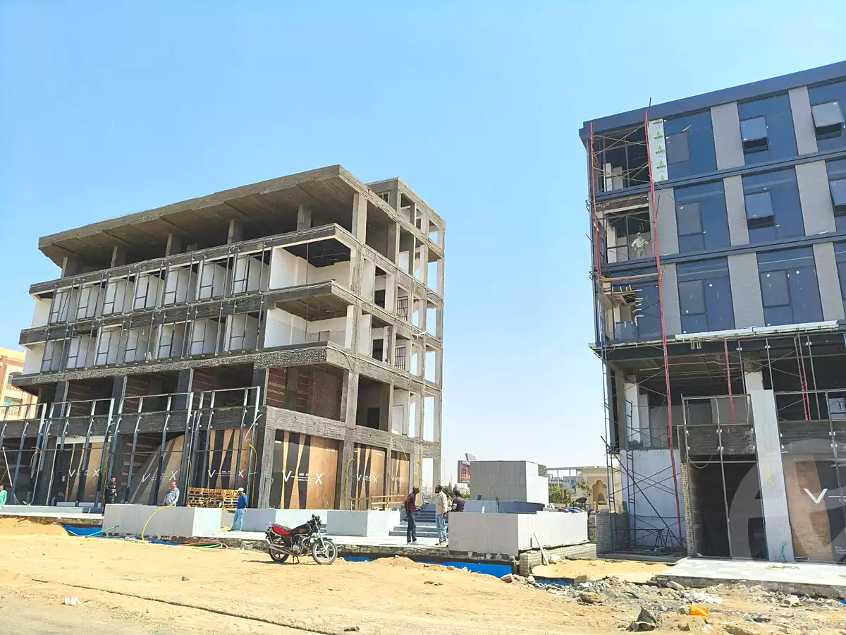 https://aqarmap.com.eg/ar/listing/6984603-for-sale-cairo-new-cairo-compounds-vx-n90-mall-mercon