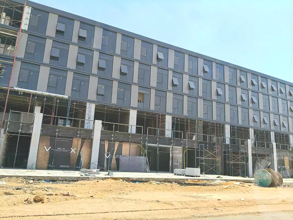https://aqarmap.com.eg/ar/listing/6984661-for-sale-cairo-new-cairo-compounds-vx-n90-mall-mercon