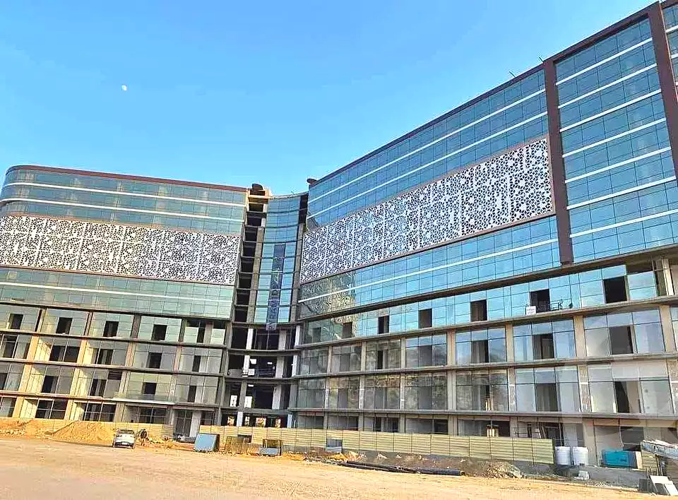 https://aqarmap.com.eg/ar/listing/6984774-for-sale-cairo-new-administrative-capital-mu23-paris-mall