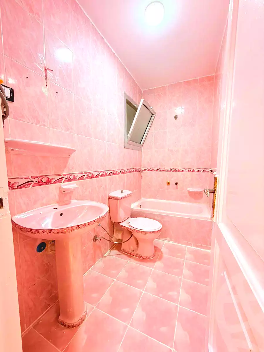 https://aqarmap.com.eg/en/listing/6985078-for-sale-alexandria-al-agamy-shataa-el-nakheel