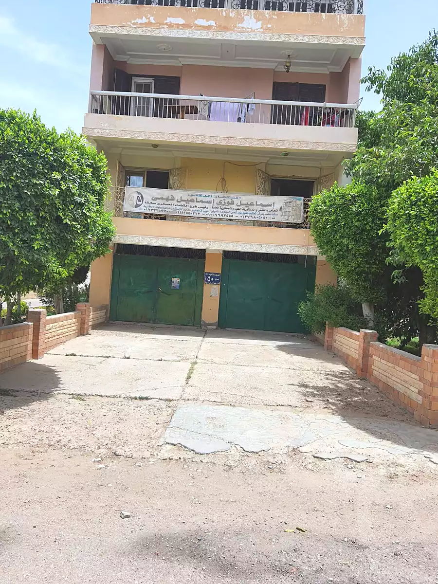 https://aqarmap.com.eg/ar/listing/6986174-for-sale-cairo-6th-of-october-el-hay-el-motamyz-first-touristic-village-el-shaheed-mohammed-abdul-latif-alshimi-st