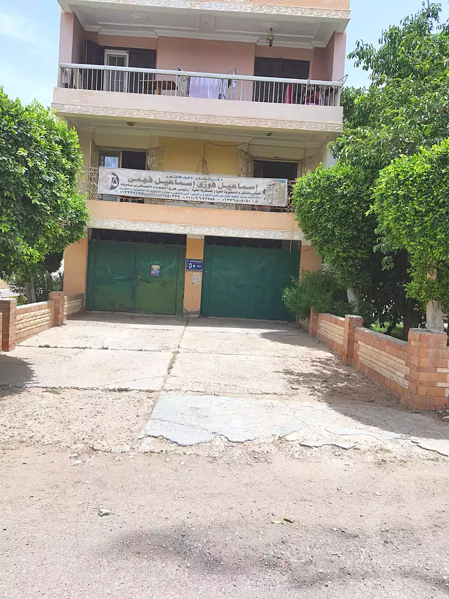 https://aqarmap.com.eg/ar/listing/6986174-for-sale-cairo-6th-of-october-el-hay-el-motamyz-first-touristic-village-el-shaheed-mohammed-abdul-latif-alshimi-st
