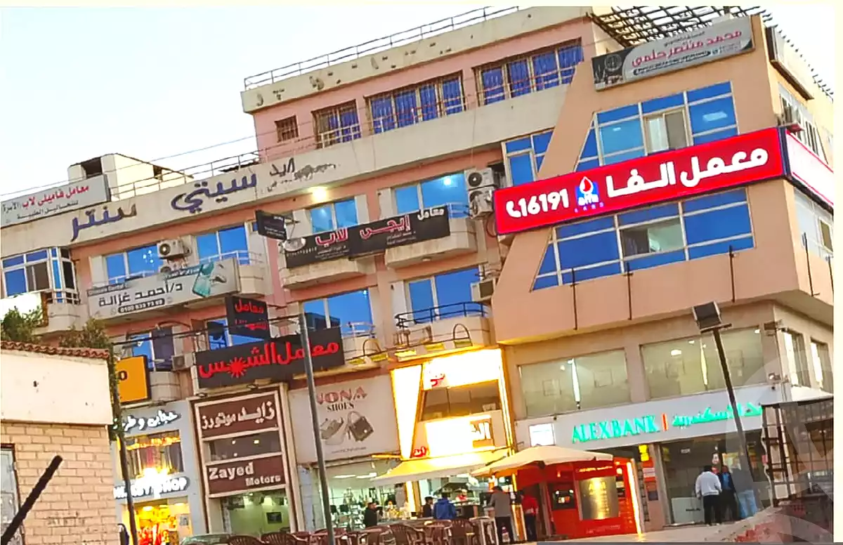 https://aqarmap.com.eg/ar/listing/6986975-for-rent-cairo-el-sheikh-zayed-city-el-hay-elawel-street-10