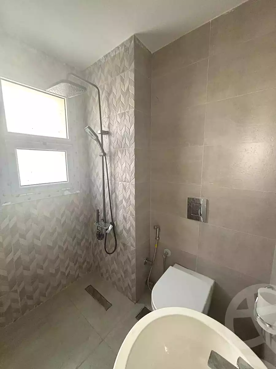 https://aqarmap.com.eg/en/listing/6987101-for-rent-cairo-new-cairo-compounds-hyde-park-centre-ville-hyde-park