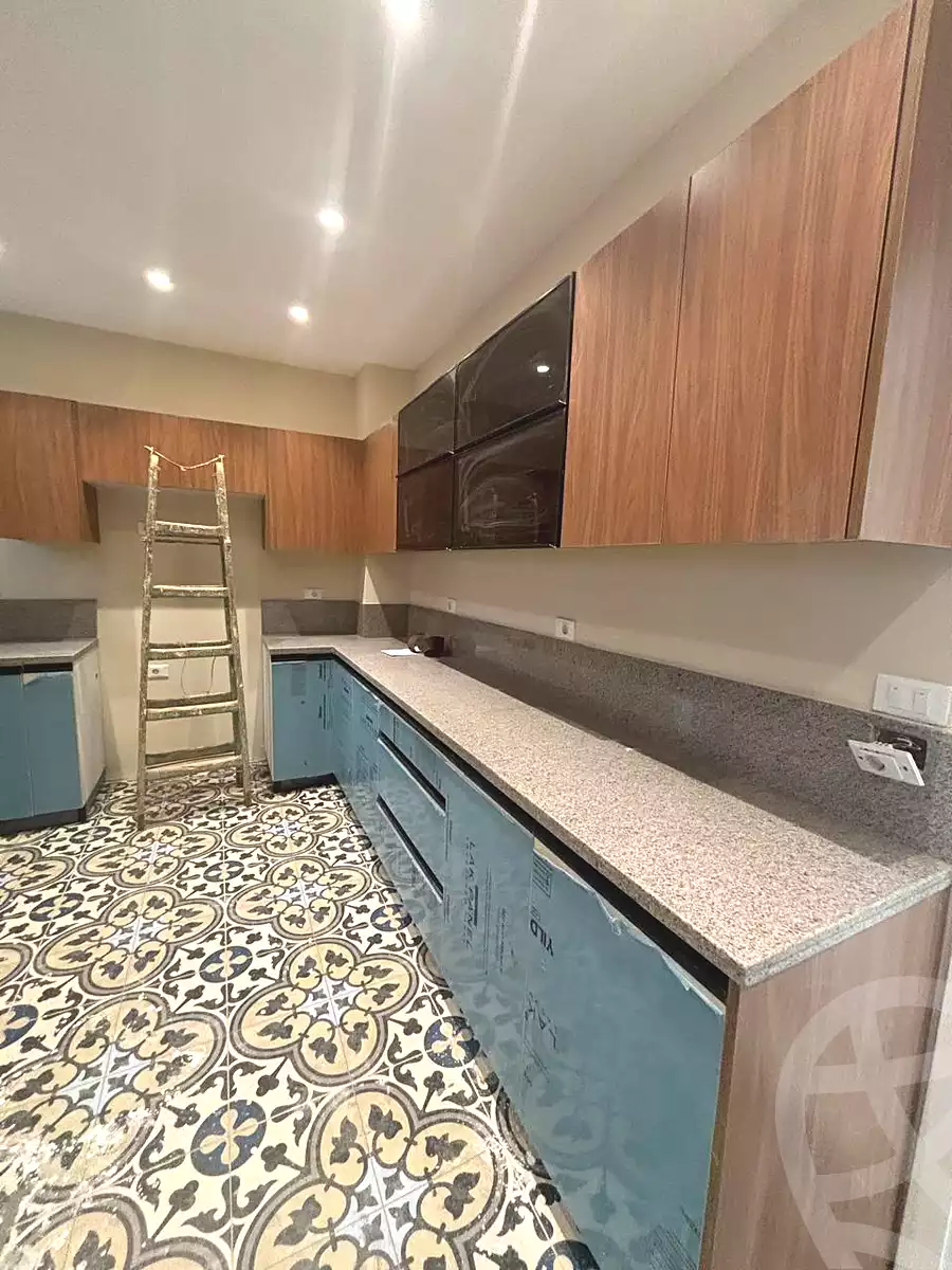 https://aqarmap.com.eg/en/listing/6987101-for-rent-cairo-new-cairo-compounds-hyde-park-centre-ville-hyde-park
