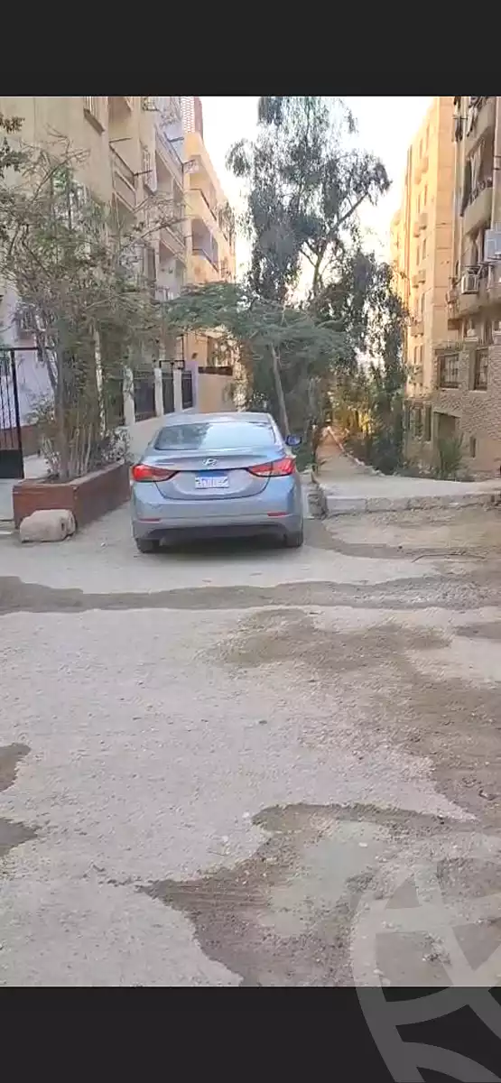 https://aqarmap.com.eg/ar/listing/6987180-for-sale-cairo-new-cairo-first-settlement-neighbourhood-7-el-shaheed-abdul-aziz-atef-st