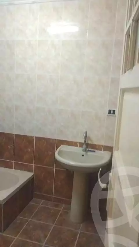 https://aqarmap.com.eg/ar/listing/6987784-for-sale-alexandria-al-agamy-el-hanouvel-al-asdakaa-st
