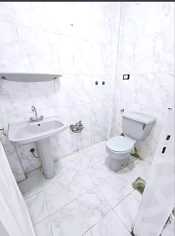 https://aqarmap.com.eg/ar/listing/6989380-for-sale-alexandria-al-agamy-shataa-el-nakheel