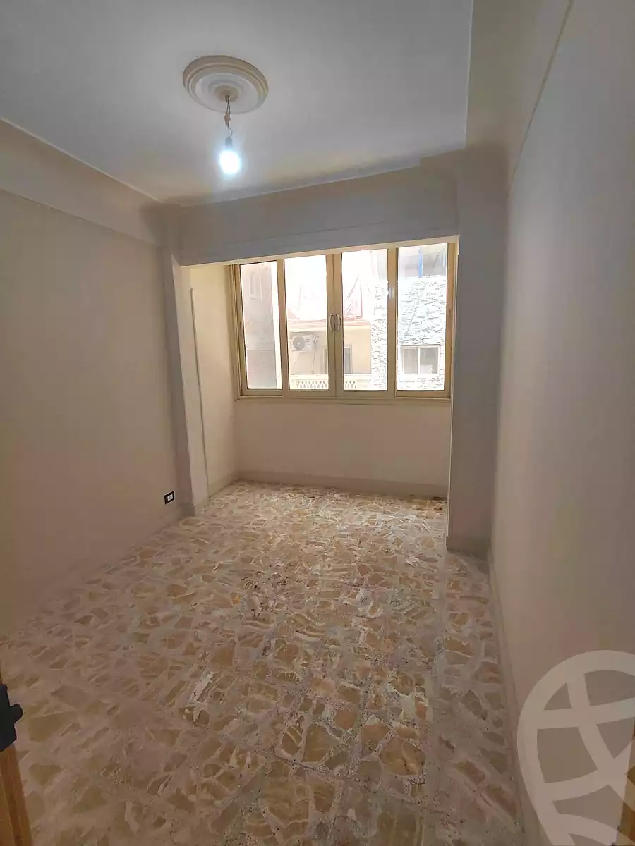 https://aqarmap.com.eg/ar/listing/6989745-for-sale-alexandria-sydy-bshr-sydy-bshr-bhry-shr-khld-bn-lwlyd