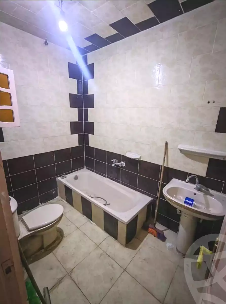 https://aqarmap.com.eg/ar/listing/6990955-for-sale-alexandria-al-agamy-el-hanouvel-al-qoubtan-hussein-ghali-st