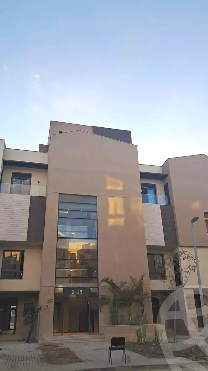 https://aqarmap.com.eg/en/listing/6991152-for-sale-cairo-el-sheikh-zayed-city-lshykh-zyd-ljdyd-vye