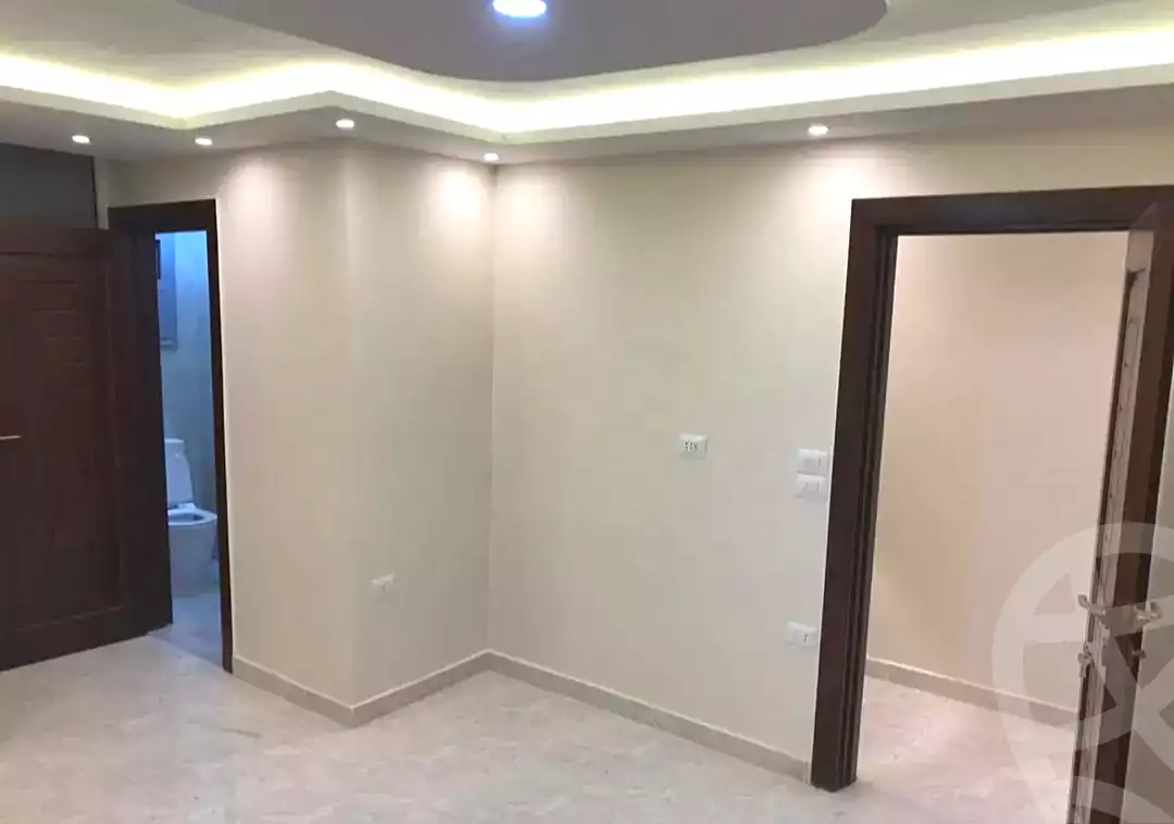 https://aqarmap.com.eg/ar/listing/6992409-for-rent-alexandria-el-montazah-compounds-in-el-montazah-royal-plaza-compound-al-halawany