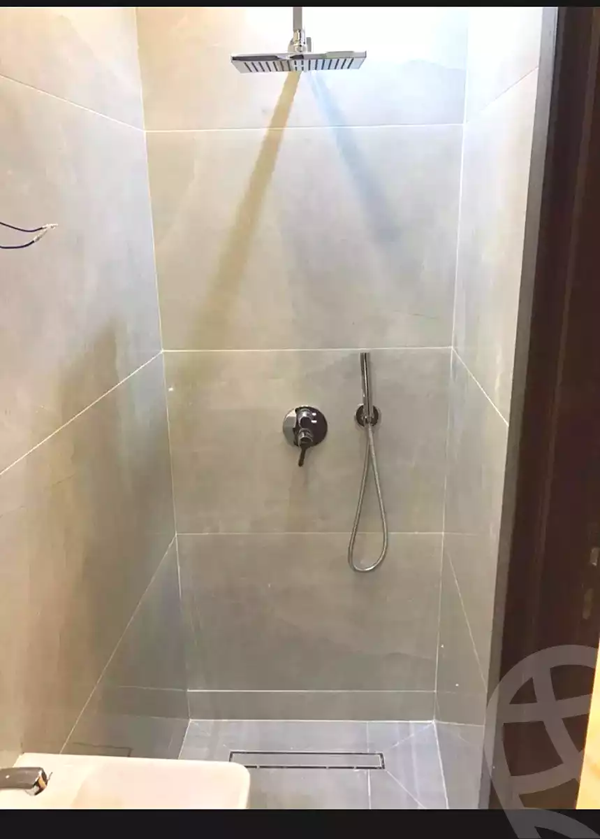 https://aqarmap.com.eg/ar/listing/6992409-for-rent-alexandria-el-montazah-compounds-in-el-montazah-royal-plaza-compound-al-halawany