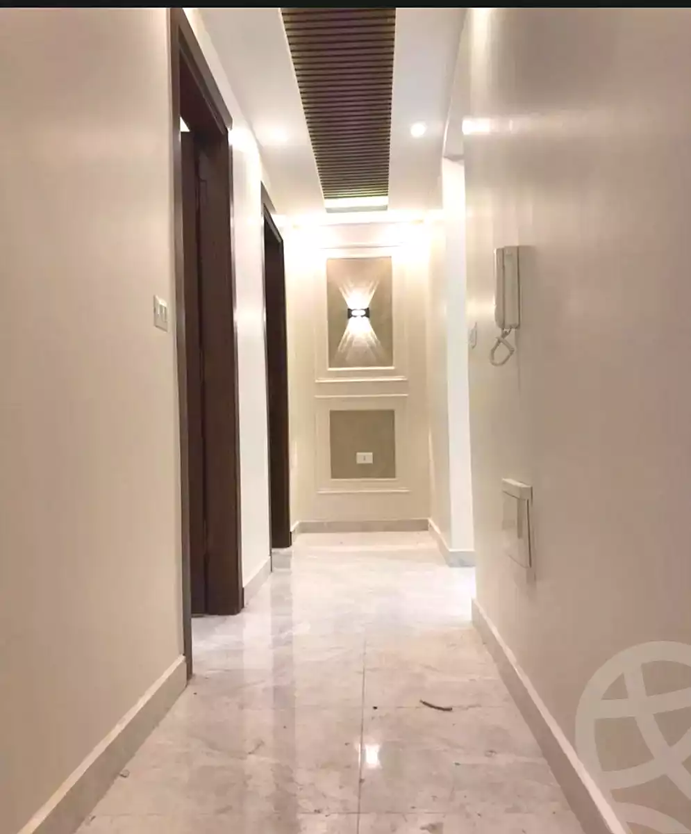 https://aqarmap.com.eg/ar/listing/6992409-for-rent-alexandria-el-montazah-compounds-in-el-montazah-royal-plaza-compound-al-halawany