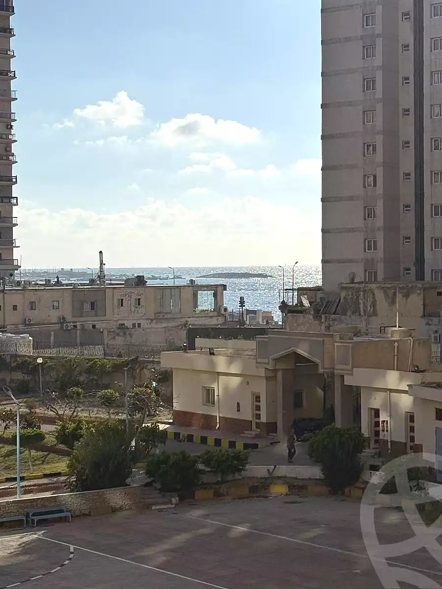 https://aqarmap.com.eg/ar/listing/6993593-for-sale-alexandria-el-asafra-l-sfr-bhry