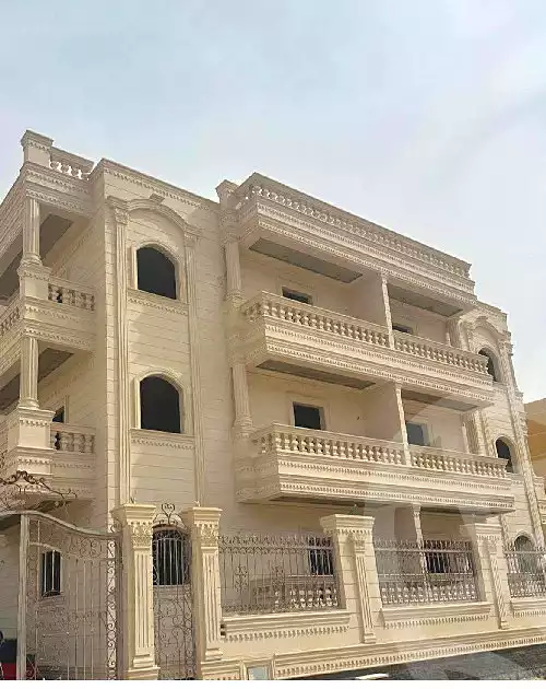 https://aqarmap.com.eg/ar/listing/6994056-for-sale-sharqia-10th-of-ramadan-greek-quarter-neighborhood-81