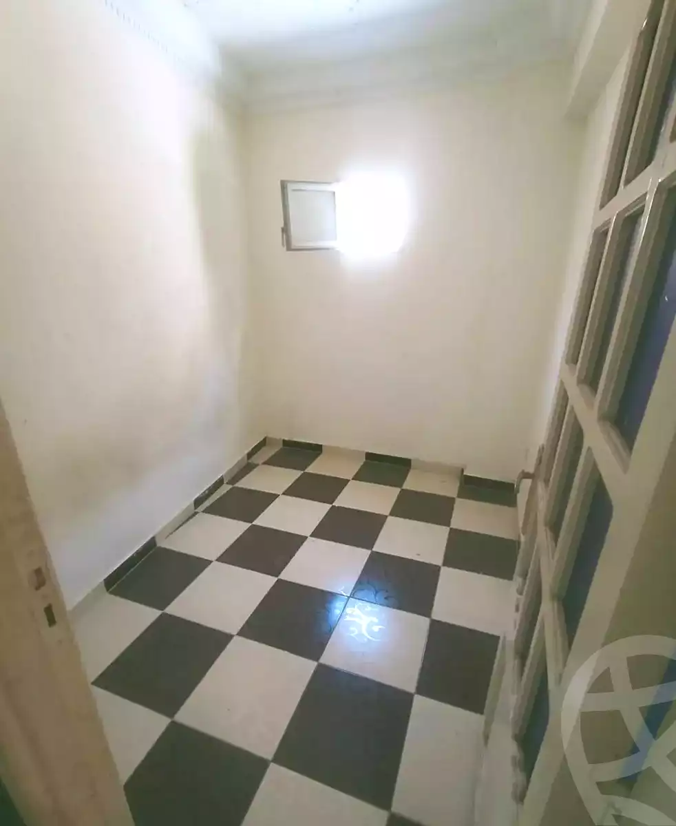 https://aqarmap.com.eg/en/listing/6994671-for-sale-alexandria-lsywf-el-falki