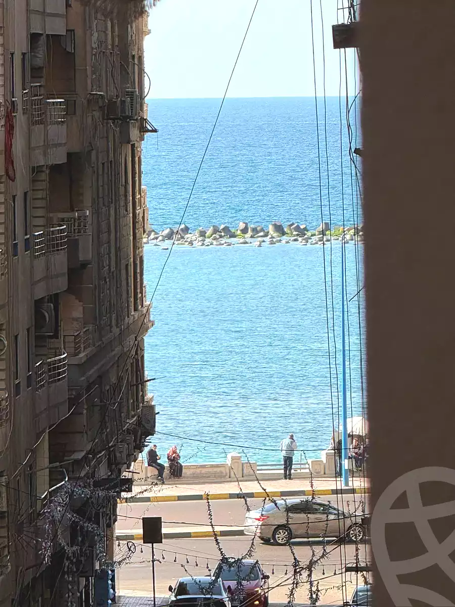 https://aqarmap.com.eg/ar/listing/6996979-for-sale-alexandria-sydy-bshr-sydy-bshr-bhry-mohamed-el-srafi-st.
