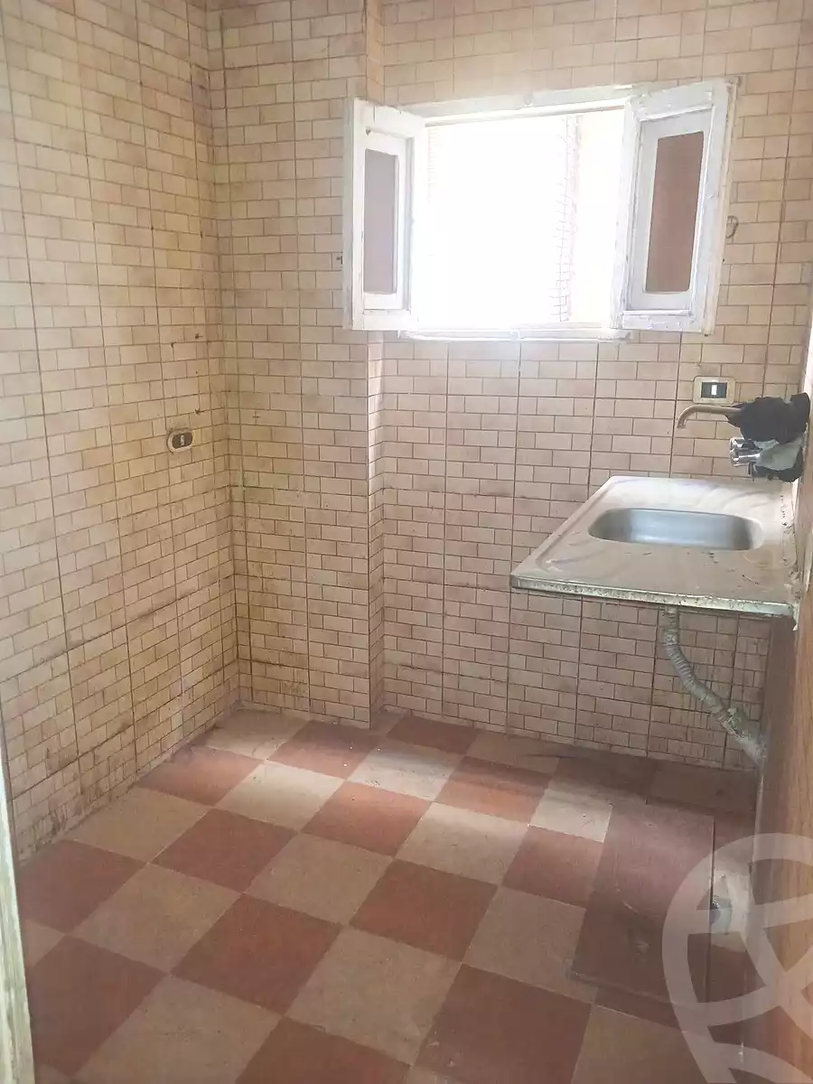 https://aqarmap.com.eg/ar/listing/6998129-for-sale-alexandria-al-agamy-el-hanouvel