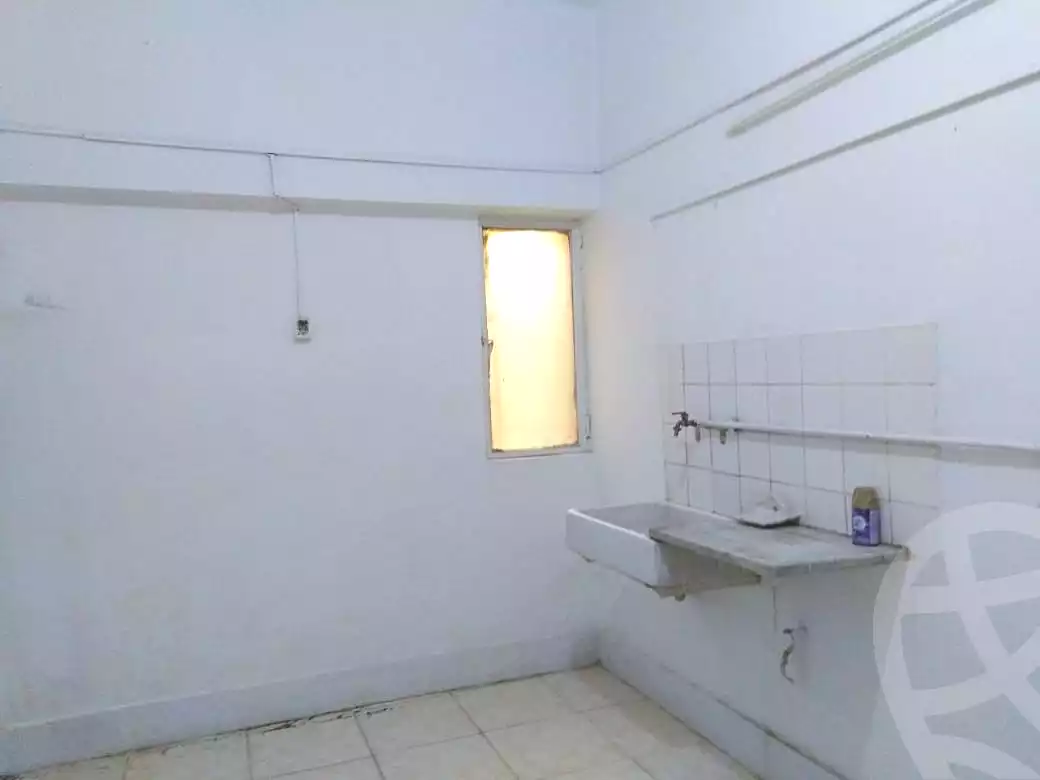 https://aqarmap.com.eg/en/listing/6999198-for-rent-cairo-downtown-abdeen-roushdy-basha-st