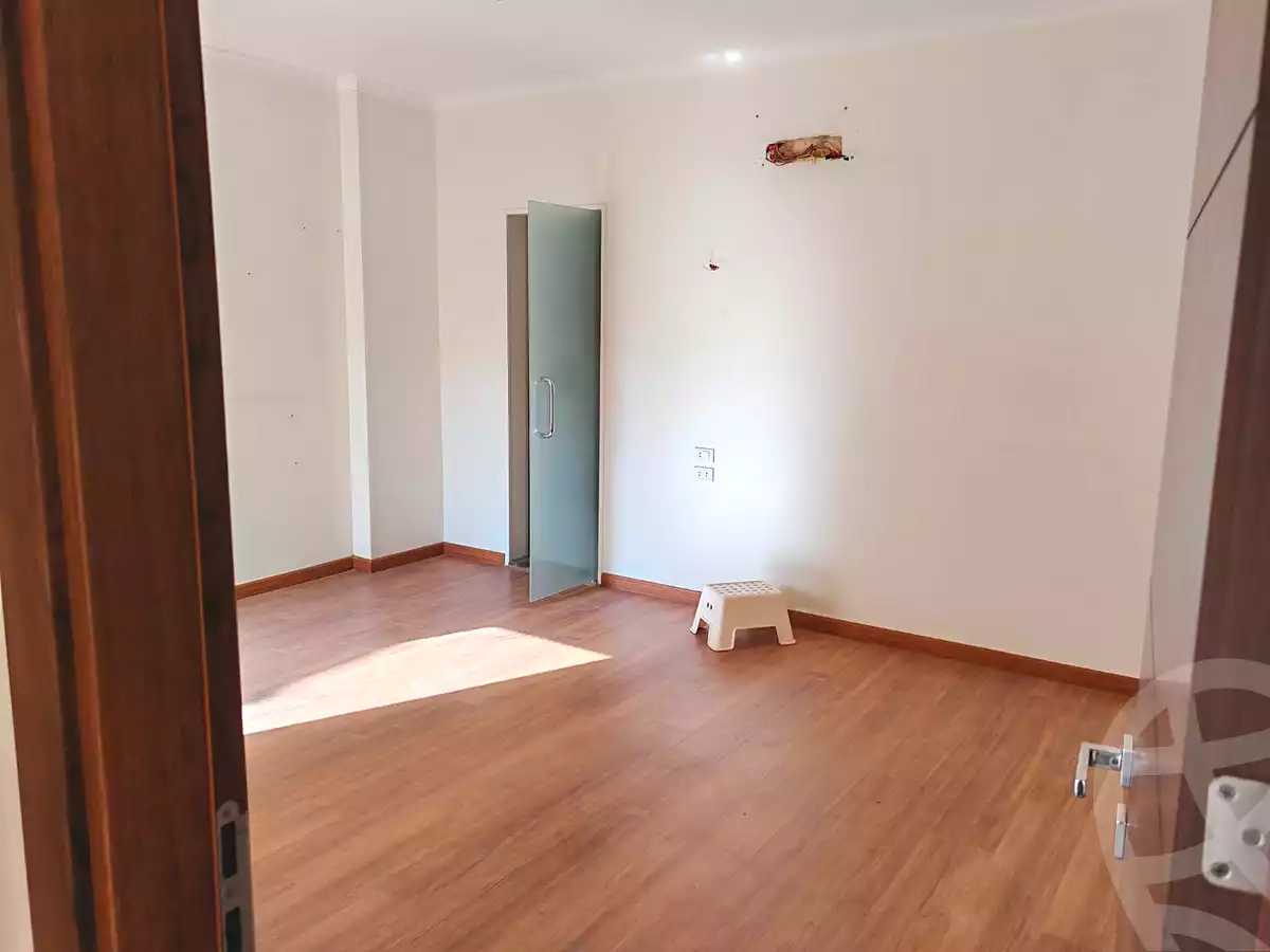 https://aqarmap.com.eg/ar/listing/7000653-for-sale-cairo-el-shorouk-compounds-maadi-view