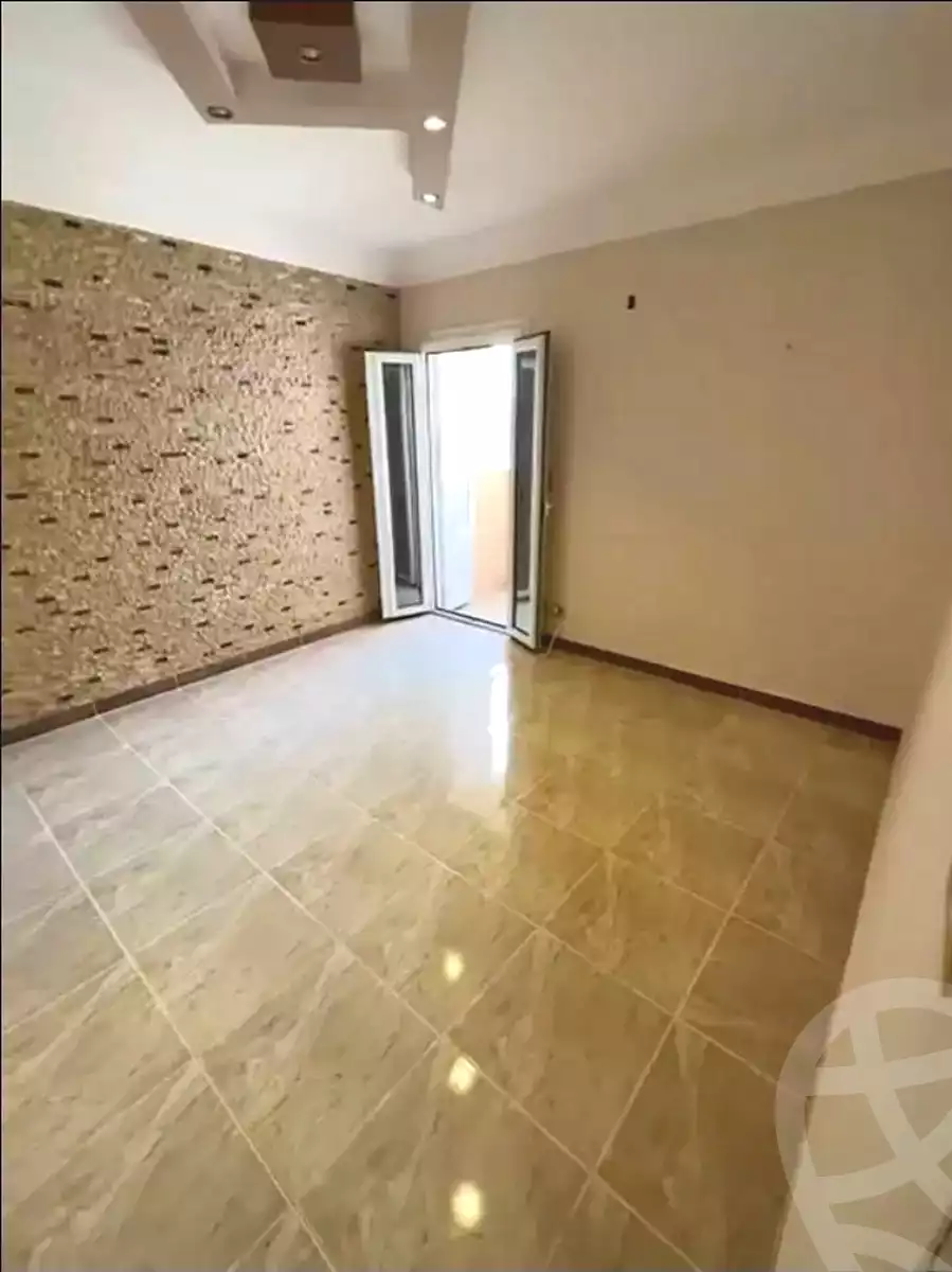 https://aqarmap.com.eg/ar/listing/7000728-for-sale-alexandria-sydy-bshr-sydy-bshr-bhry-khalil-hamada-st