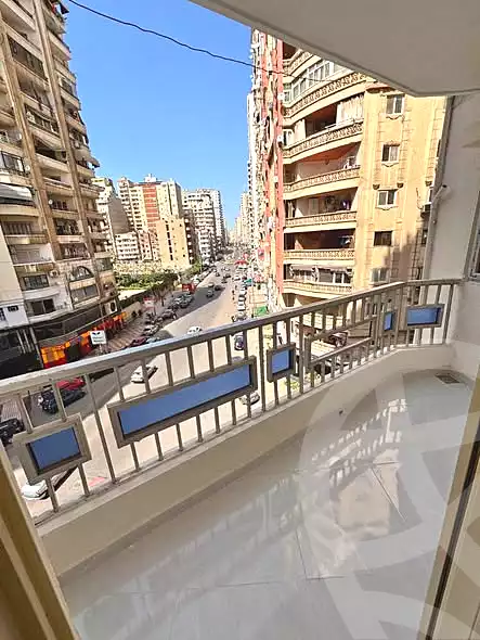 https://aqarmap.com.eg/ar/listing/7000914-for-sale-alexandria-sydy-bshr-sydy-bshr-bhry-shr-mhmwd-l-yswy