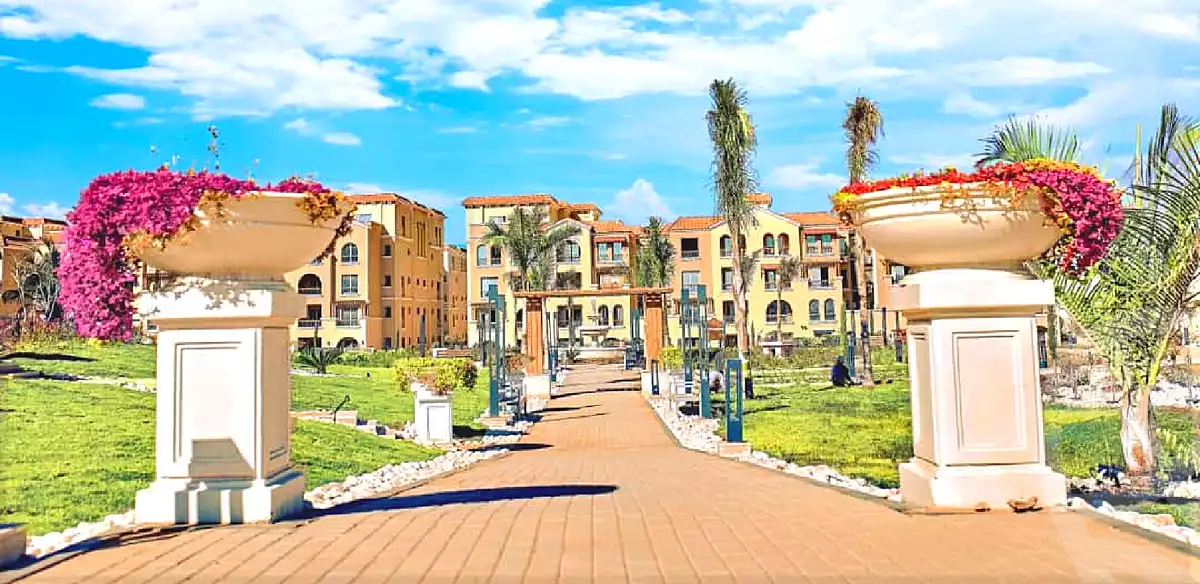 https://aqarmap.com.eg/en/listing/7000944-for-sale-cairo-el-shorouk-compounds-maadi-view