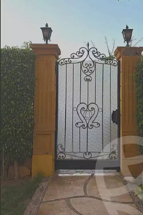 https://aqarmap.com.eg/en/listing/7000530-for-sale-cairo-el-sheikh-zayed-city-compounds-el-rabwa