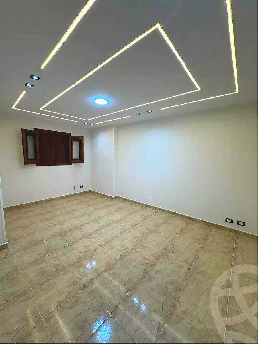 https://aqarmap.com.eg/ar/listing/7000999-for-sale-alexandria-sydy-bshr-sydy-bshr-bhry-shr-mhmwd-l-yswy