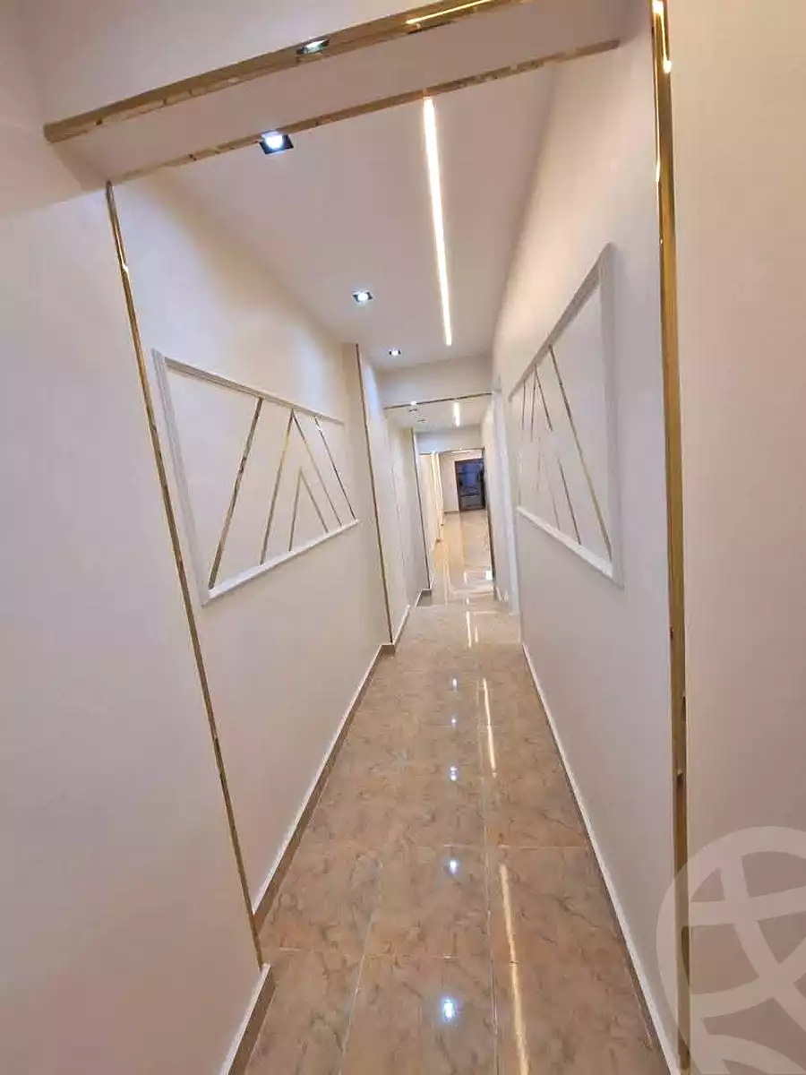 https://aqarmap.com.eg/ar/listing/7001021-for-sale-alexandria-sydy-bshr-sydy-bshr-bhry-shr-mhmwd-l-yswy