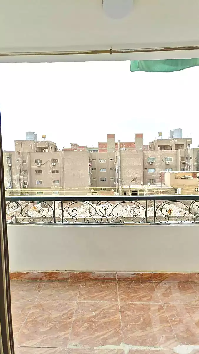 https://aqarmap.com.eg/ar/listing/7001199-for-sale-cairo-helwan-ahmed-enci-st