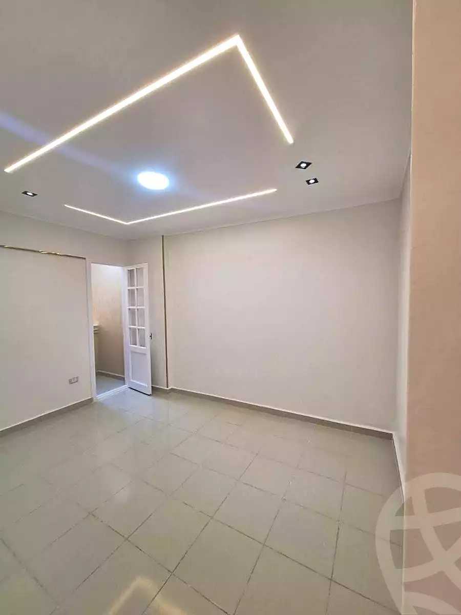 https://aqarmap.com.eg/ar/listing/7001772-for-sale-alexandria-sydy-bshr-sydy-bshr-bhry-shr-khld-bn-lwlyd