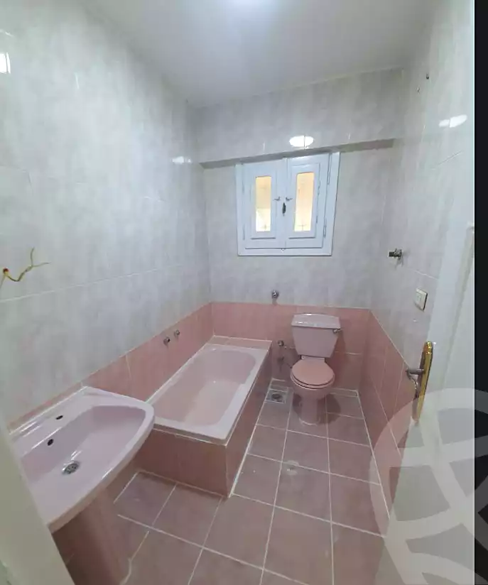 https://aqarmap.com.eg/en/listing/7001889-for-sale-alexandria-al-agamy-shataa-el-nakheel