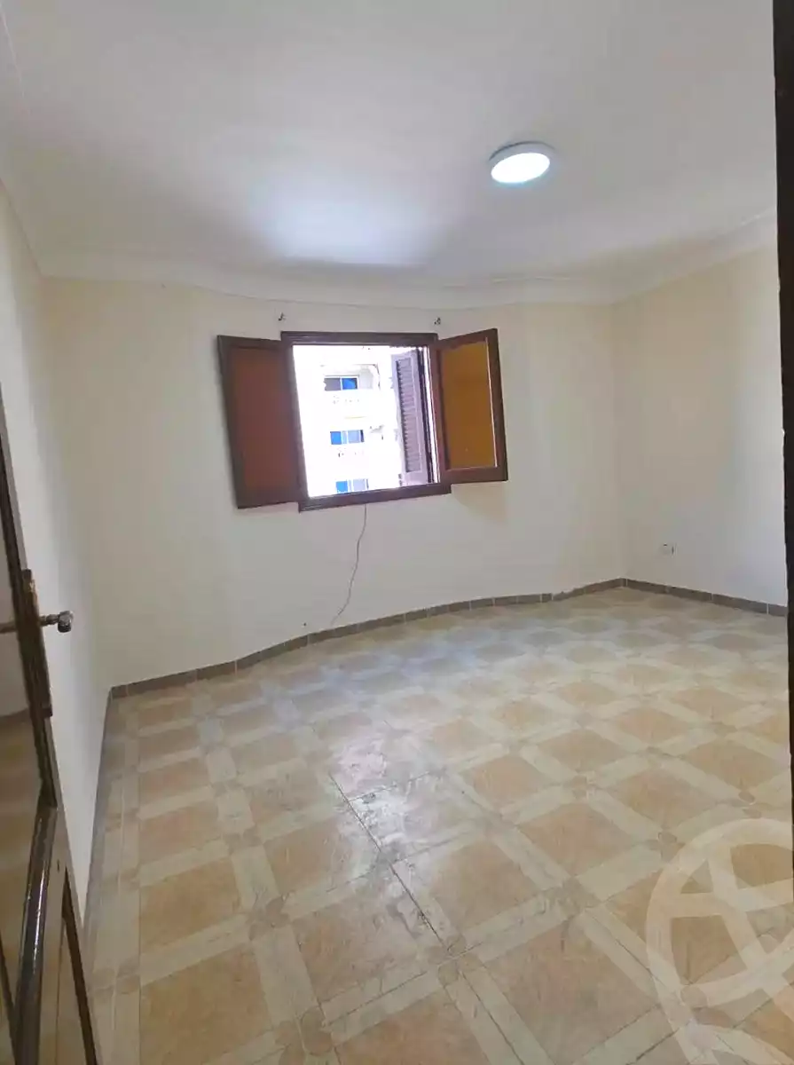 https://aqarmap.com.eg/en/listing/7002056-for-sale-alexandria-sydy-bshr-sydy-bshr-bhry-shr-mhmwd-l-yswy