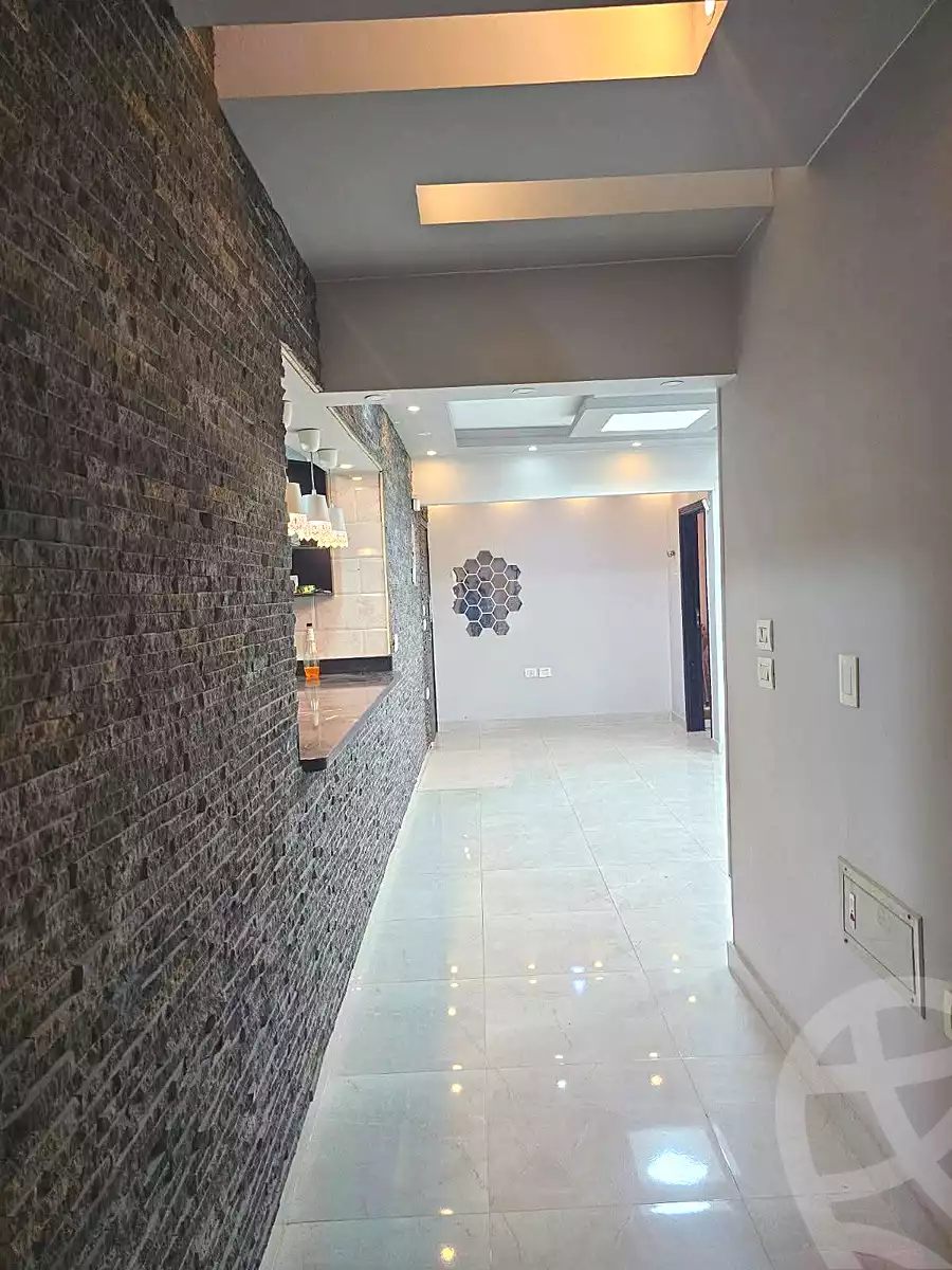 https://aqarmap.com.eg/ar/listing/7002706-for-rent-cairo-helwan-madinet-el-moazafeen