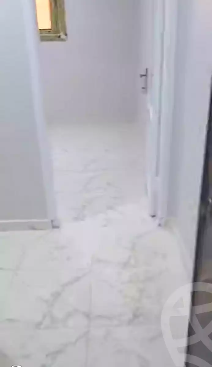 https://aqarmap.com.eg/ar/listing/7003073-for-rent-alexandria-al-agamy-el-hanouvel-el-zahraa-city-st