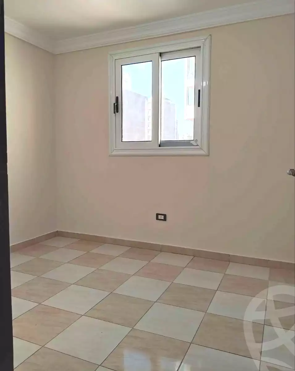 https://aqarmap.com.eg/en/listing/7004798-for-sale-alexandria-sydy-bshr-sydy-bshr-bhry-shr-khld-bn-lwlyd