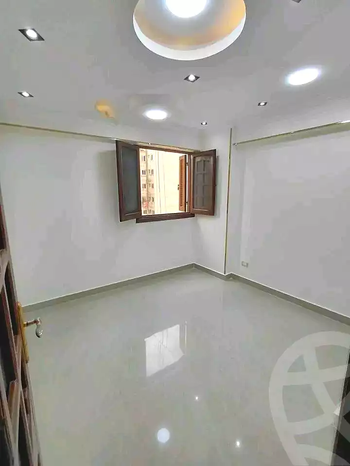https://aqarmap.com.eg/ar/listing/7005232-for-sale-alexandria-sydy-bshr-sydy-bshr-bhry-street-15