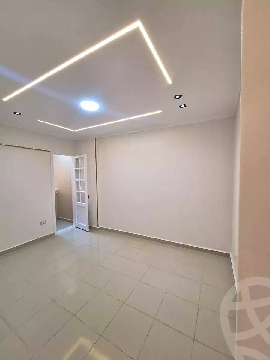 https://aqarmap.com.eg/ar/listing/7006445-for-sale-alexandria-miami-khld-bn-lwlyd