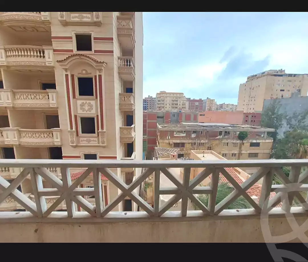 https://aqarmap.com.eg/ar/listing/7007525-for-sale-alexandria-al-agamy-lbytsh-bianchiii