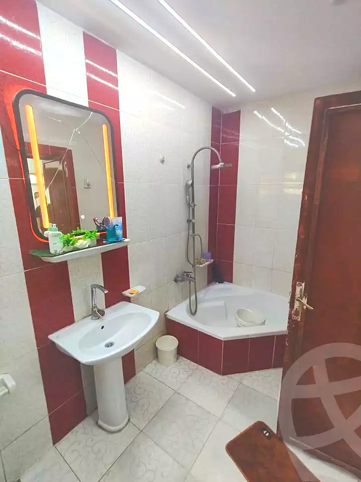 https://aqarmap.com.eg/ar/listing/7007603-for-sale-alexandria-al-agamy-lbytsh-bianchiii-el-arbaeen-st