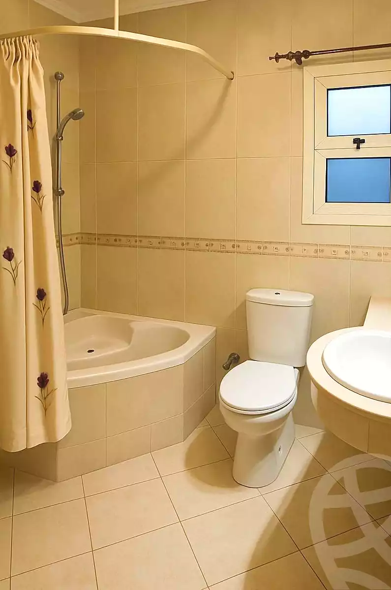 https://aqarmap.com.eg/en/listing/7007484-for-sale-cairo-shoubra-corniche-el-nile-st