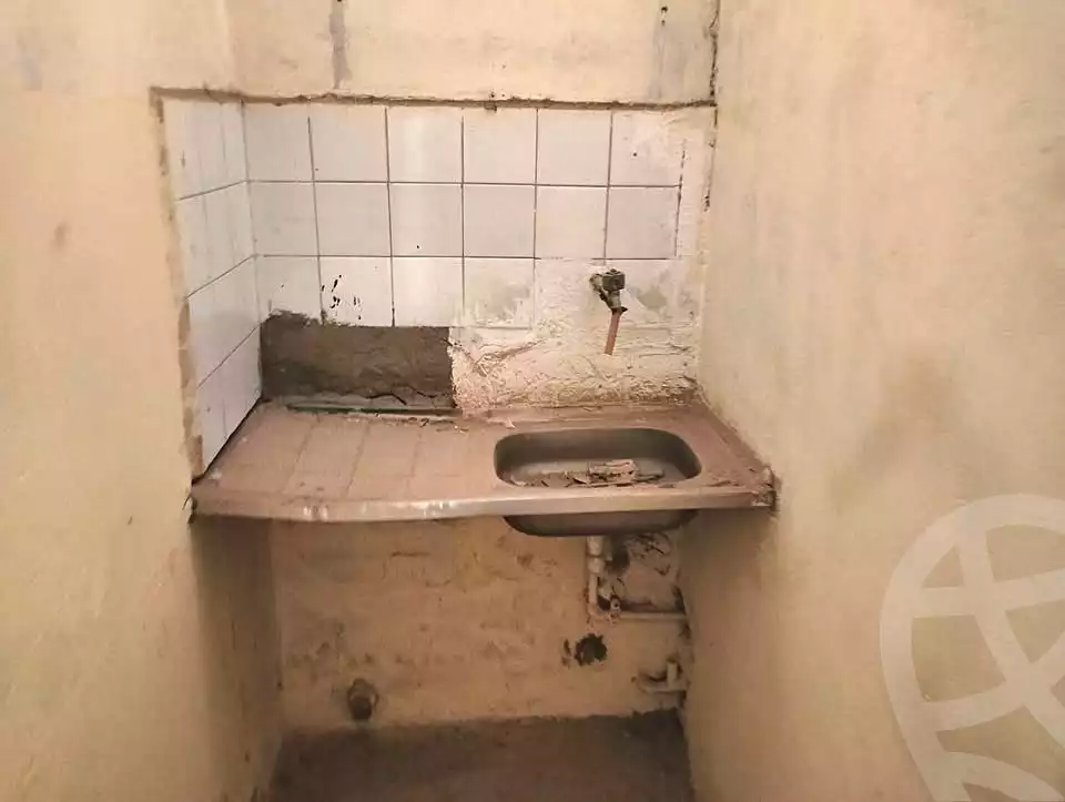 https://aqarmap.com.eg/ar/listing/7008362-for-sale-cairo-helwan-el-shareaa-el-sharby-st