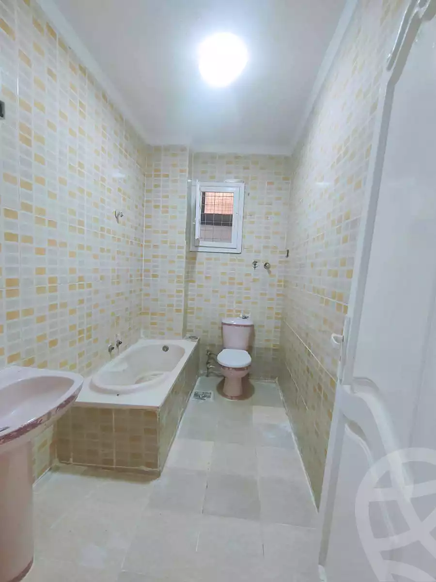 https://aqarmap.com.eg/en/listing/7008921-for-sale-alexandria-al-agamy-shataa-el-nakheel