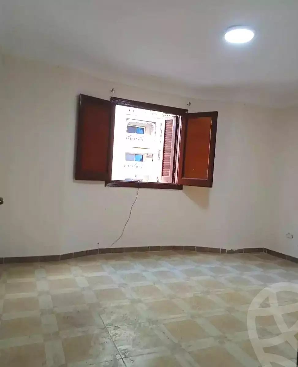 https://aqarmap.com.eg/ar/listing/7008943-for-sale-alexandria-sydy-bshr-sydy-bshr-bhry-shr-mhmwd-l-yswy
