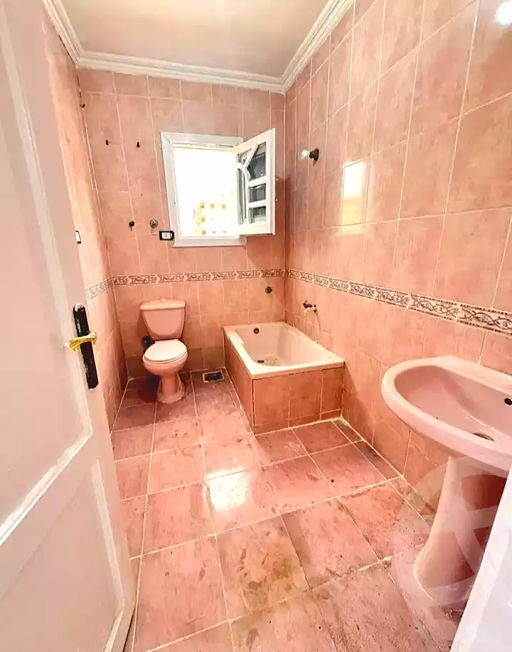 https://aqarmap.com.eg/en/listing/7008954-for-sale-alexandria-al-agamy-shataa-el-nakheel
