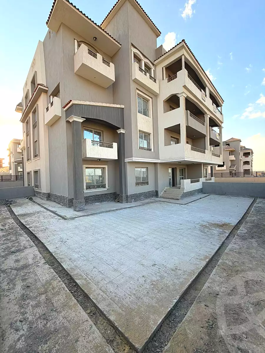 https://aqarmap.com.eg/ar/listing/7012702-for-sale-cairo-el-sheikh-zayed-city-compounds-el-khamayel