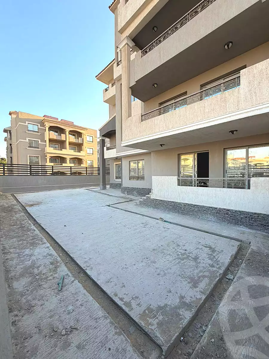 https://aqarmap.com.eg/ar/listing/7012702-for-sale-cairo-el-sheikh-zayed-city-compounds-el-khamayel